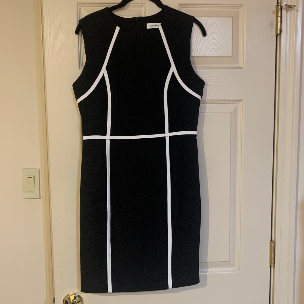 Calvin Klein Black/White Sleeveless Dress sz 8